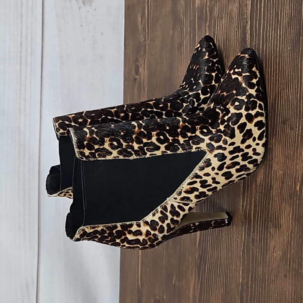 Ava & Aiden Leopard Print Chelsea Pointed Heeled Boots - Size 7.5